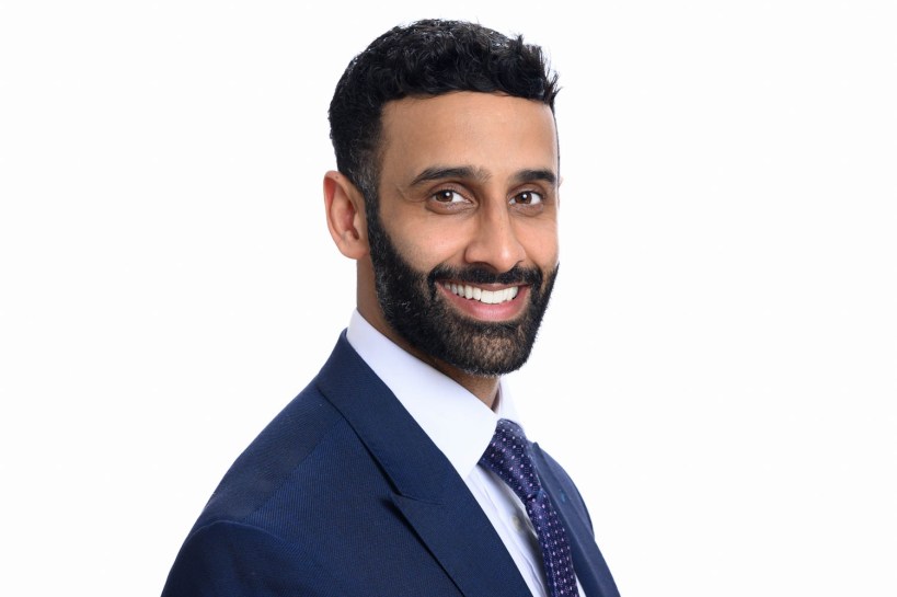 Studio photograph of a lawyer taken against a white background, capturing a professional and polished look. This corporate headshot, shot by Cristian Bucur in Mexico City, emphasizes clarity and detail, making it ideal for professional use.